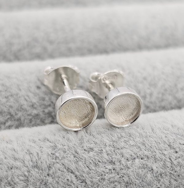 Memorial - Round Studs 6mm